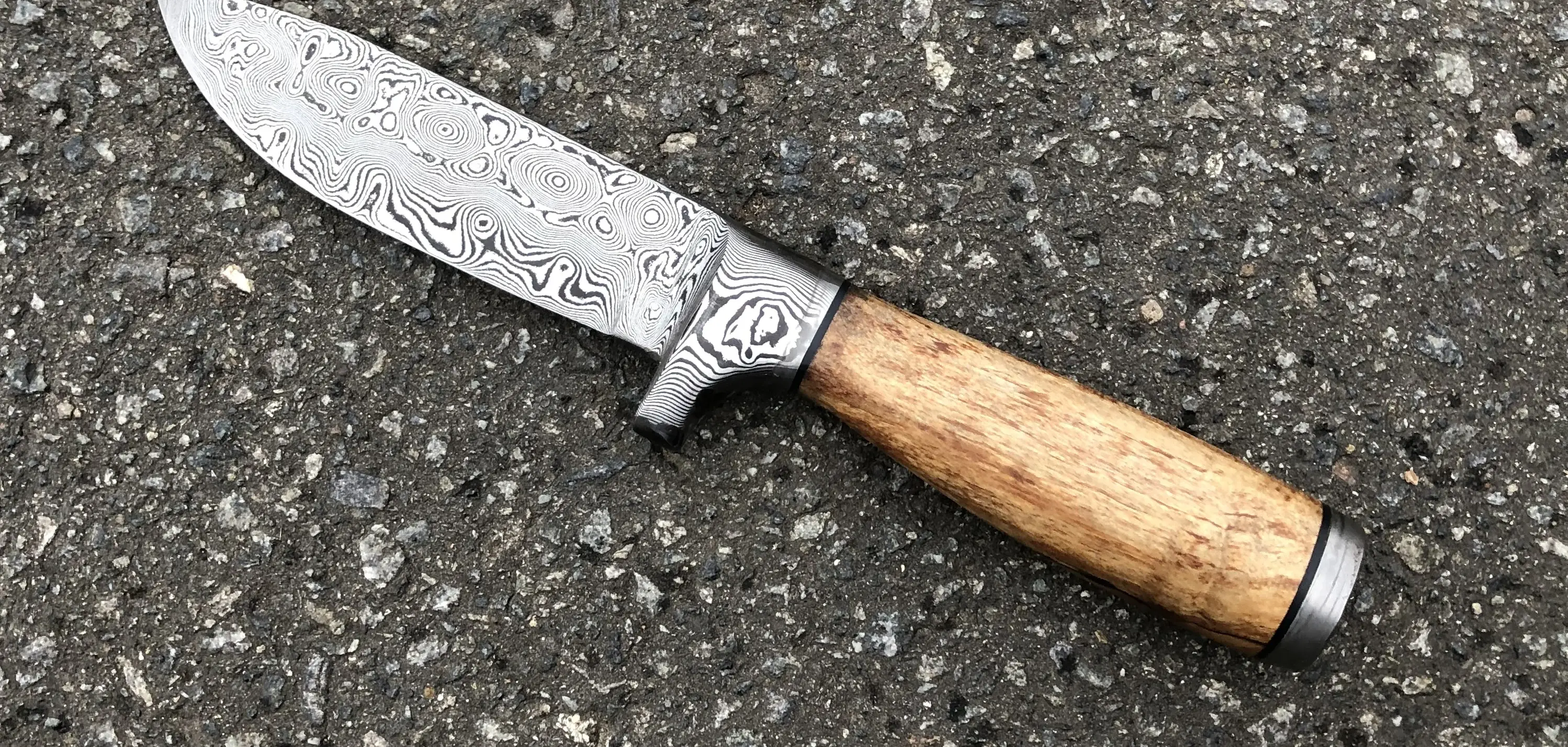 Custom Knives in Damascus Steel
